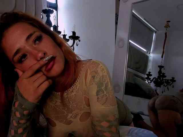 zoetaylorr1 webcam