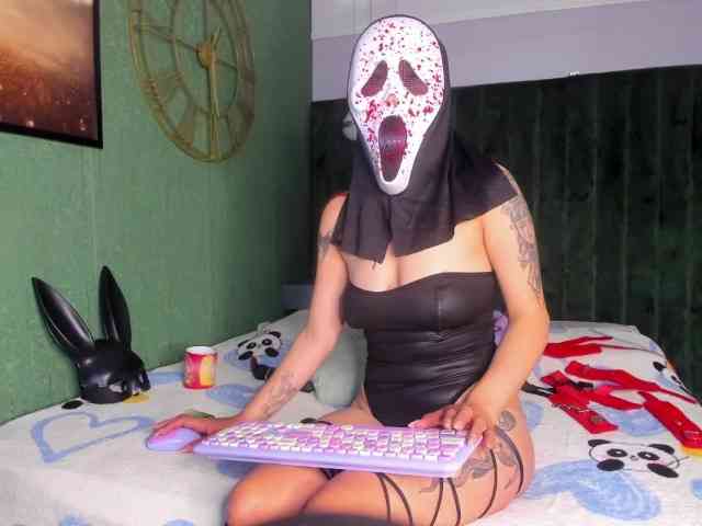 zoetaylorr1 webcam