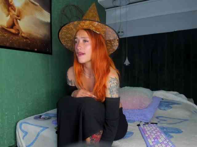 zoetaylorr1 webcam