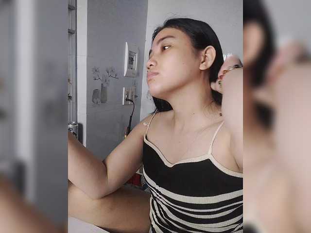 truc11's BongaCams show and profile