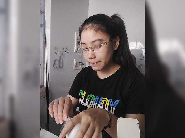 truc11's BongaCams show and profile