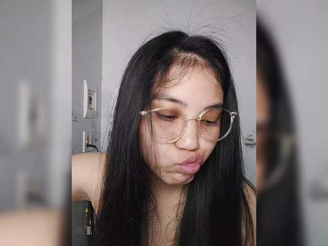 truc11's BongaCams show and profile