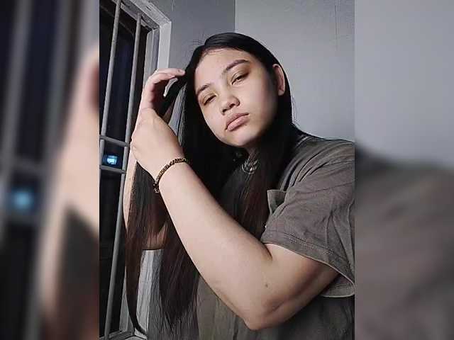 truc11's BongaCams show and profile