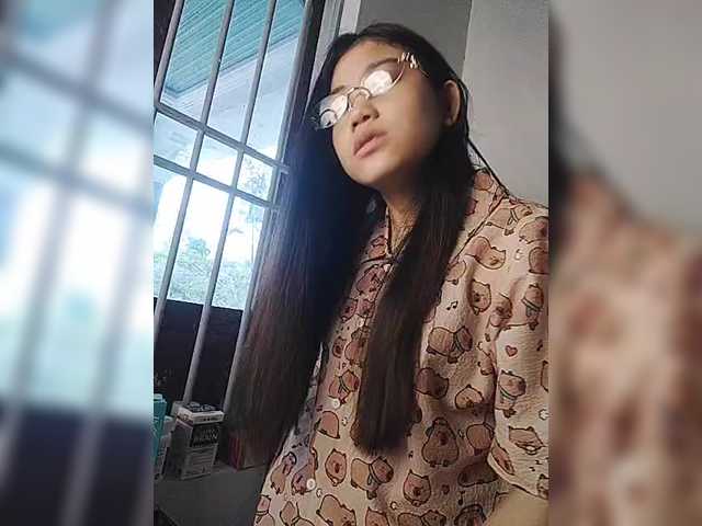 truc11's BongaCams show and profile