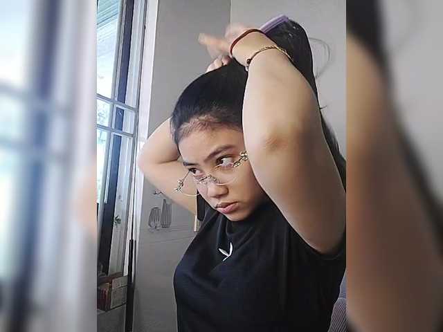 truc11's BongaCams show and profile