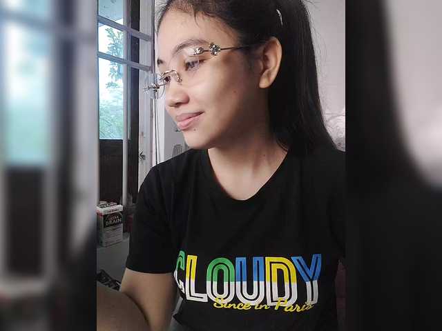 truc11's BongaCams show and profile