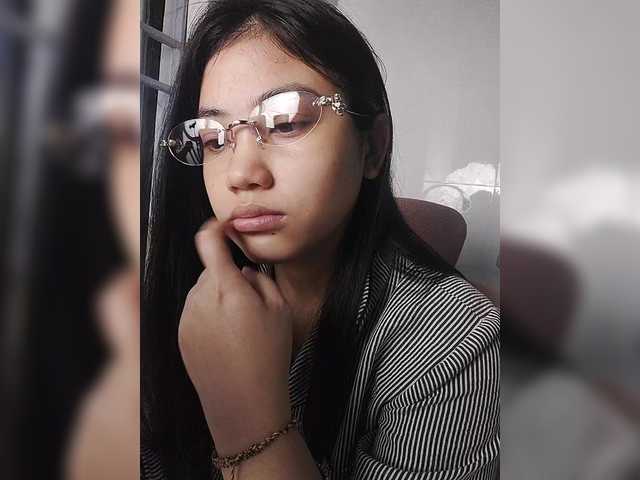 truc11's BongaCams show and profile