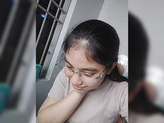 truc11's BongaCams show and profile