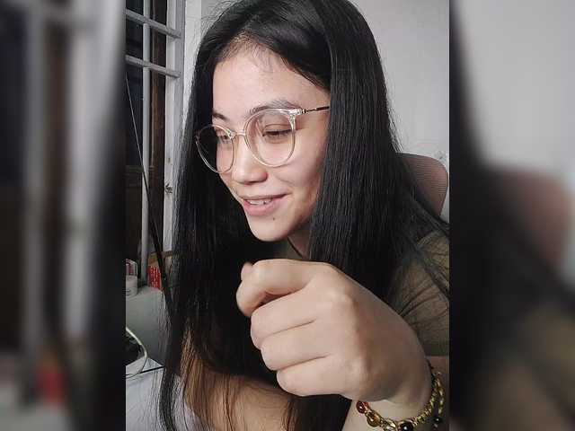 truc11's BongaCams show and profile