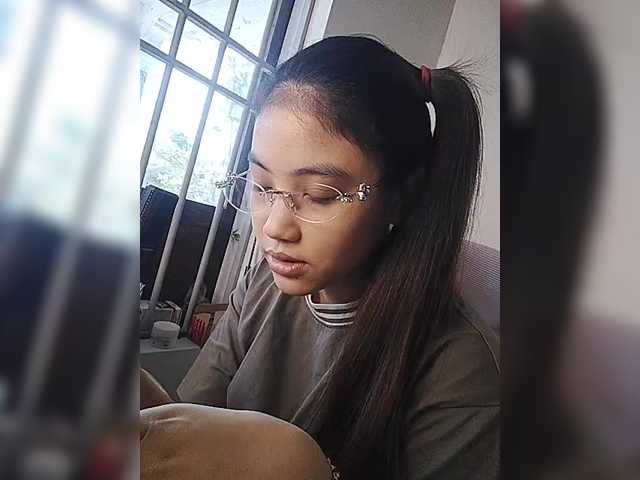 truc11's BongaCams show and profile