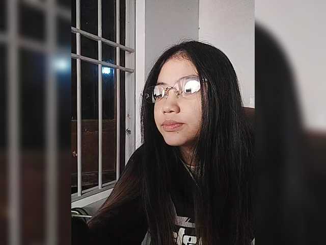 truc11's BongaCams show and profile