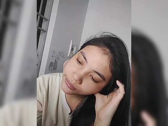 truc11's BongaCams show and profile