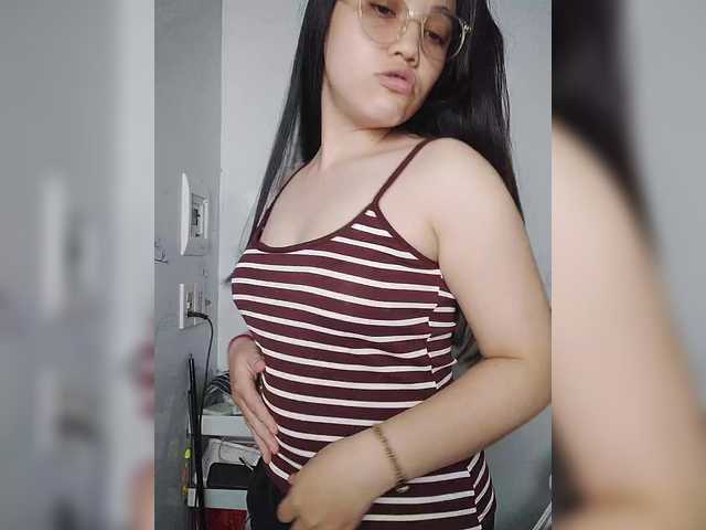 truc11's BongaCams show and profile