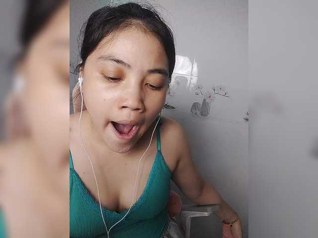 truc11's BongaCams show and profile