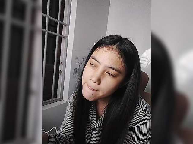 truc11's BongaCams show and profile