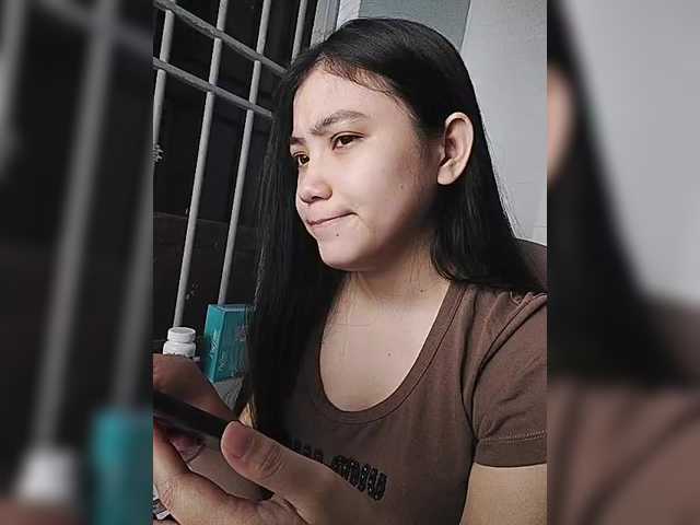 truc11's BongaCams show and profile