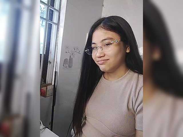 truc11's BongaCams show and profile