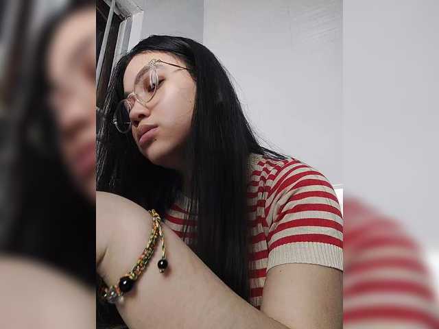 truc11's BongaCams show and profile