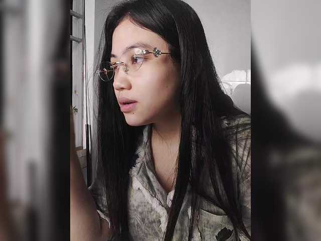 truc11's BongaCams show and profile