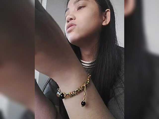 truc11's BongaCams show and profile