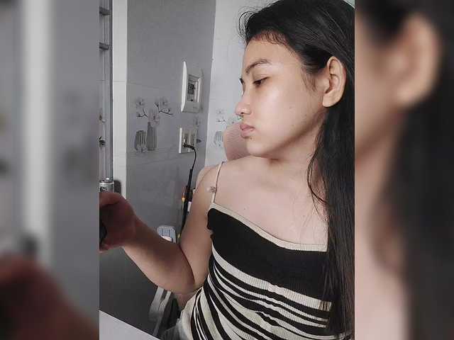 truc11's BongaCams show and profile