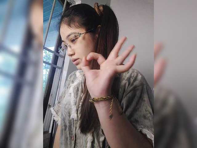 truc11's BongaCams show and profile