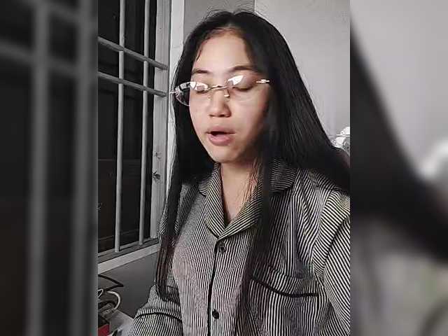 truc11's BongaCams show and profile