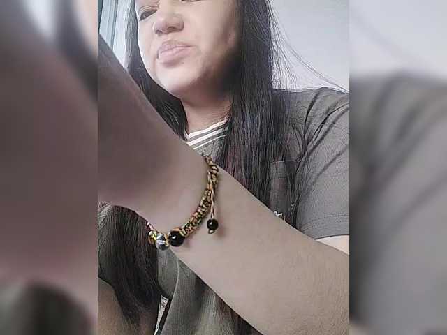 truc11's BongaCams show and profile