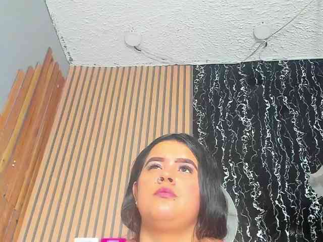 DanniWonder webcam