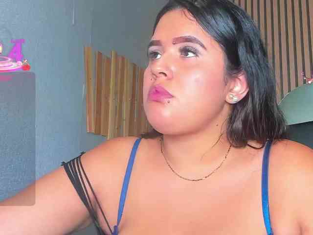 DanniWonder webcam