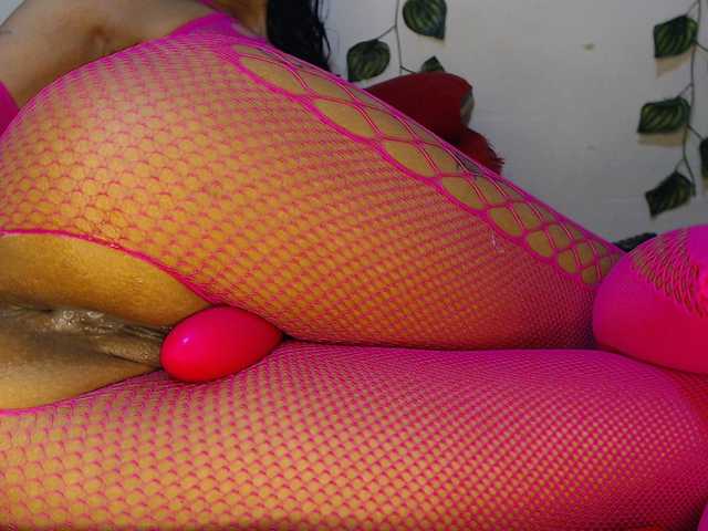 Violeta-ass-hot1's BongaCams show and profile