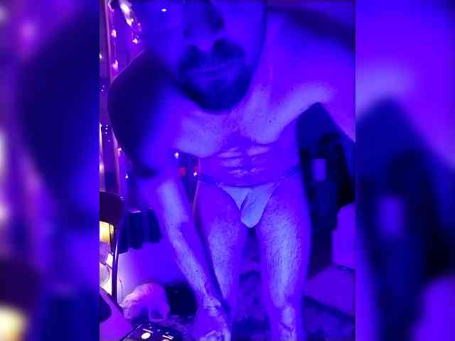 RopesAroundMe Live Webcam on BongaCams