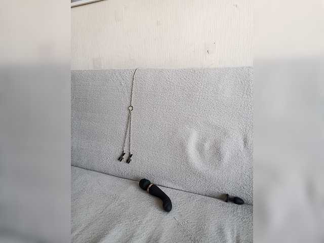 AnyaSweet18's BongaCams show and profile