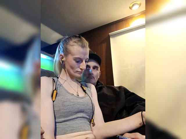 CuteCouple4u69 webcam