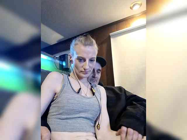 CuteCouple4u69 webcam