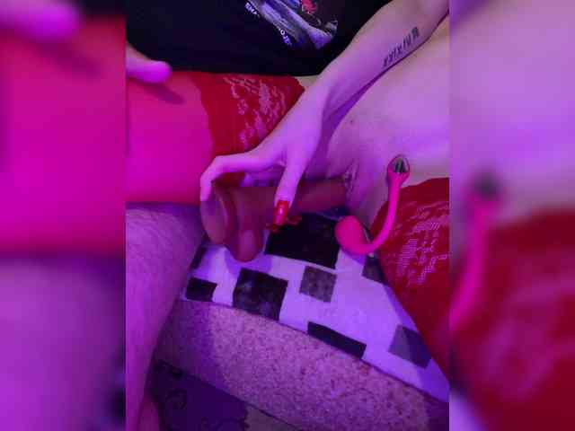 TTwoloverss webcam