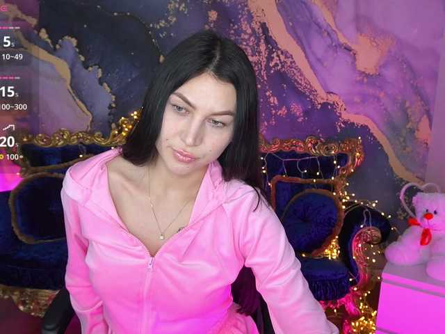 EliseVelour's BongaCams show and profile