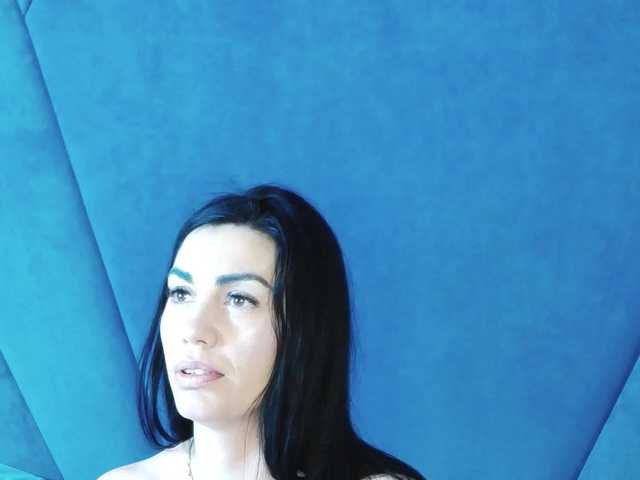 Deezylicious's BongaCams show and profile