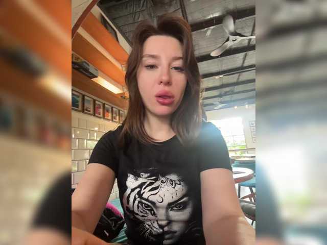 Melissa222Femdom from BongaCams