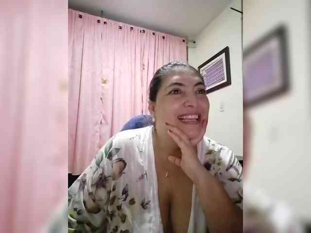 linamaria98 Live Webcam on BongaCams