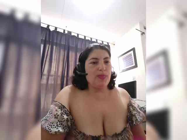 linamaria98 Live Webcam on BongaCams