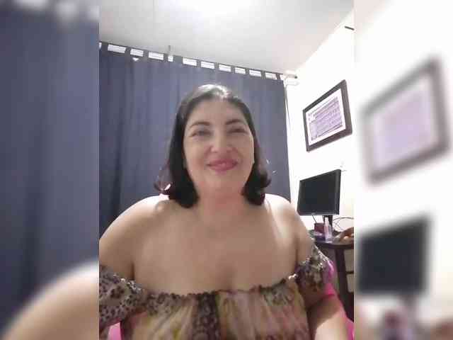 linamaria98 Live Webcam on BongaCams