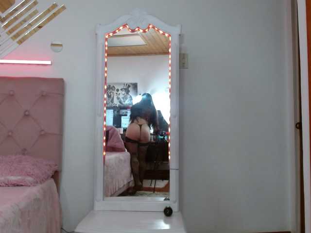 tiffany-squirt's BongaCams show and profile