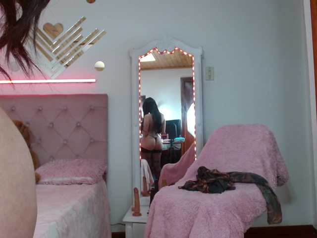 tiffany-squirt's BongaCams show and profile