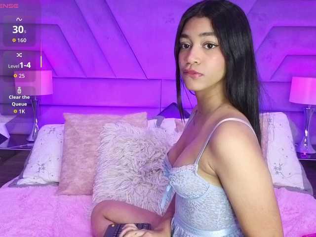 LunaRoussel's BongaCams show and profile