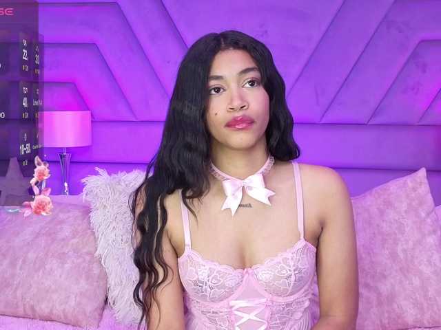 LunaRoussel's BongaCams show and profile