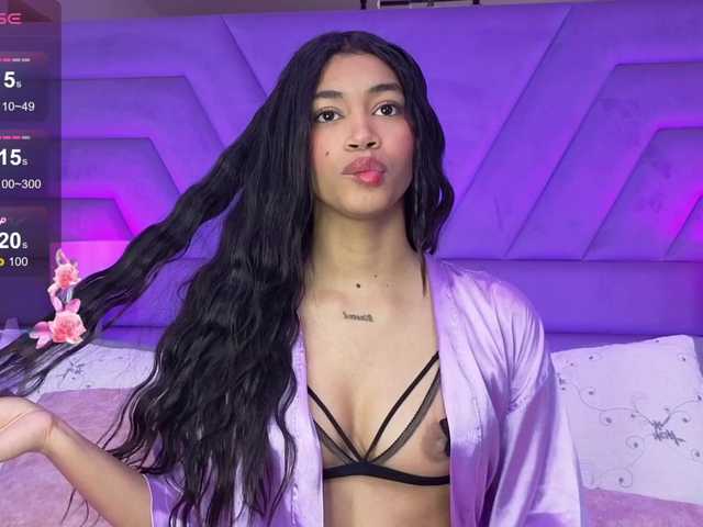 LunaRoussel's BongaCams show and profile