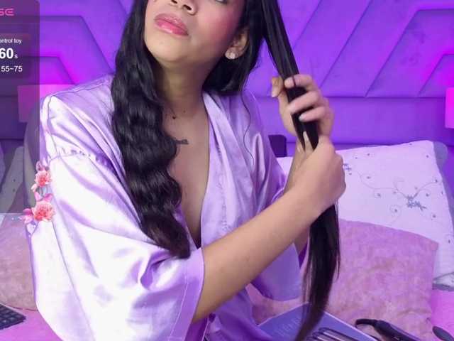 LunaRoussel's BongaCams show and profile