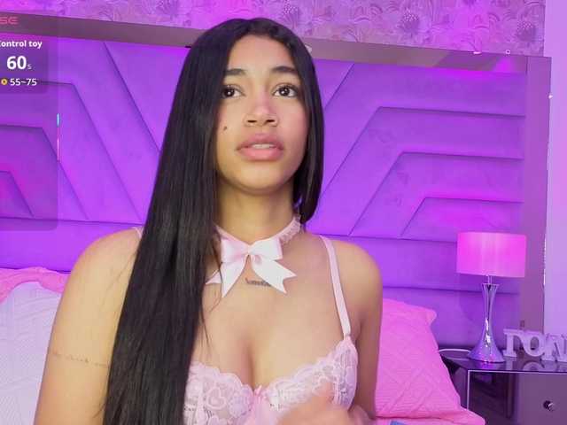 LunaRoussel's BongaCams show and profile