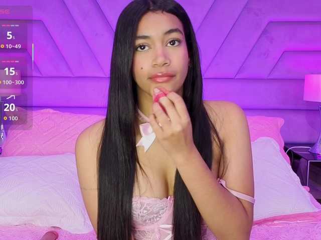 LunaRoussel's BongaCams show and profile